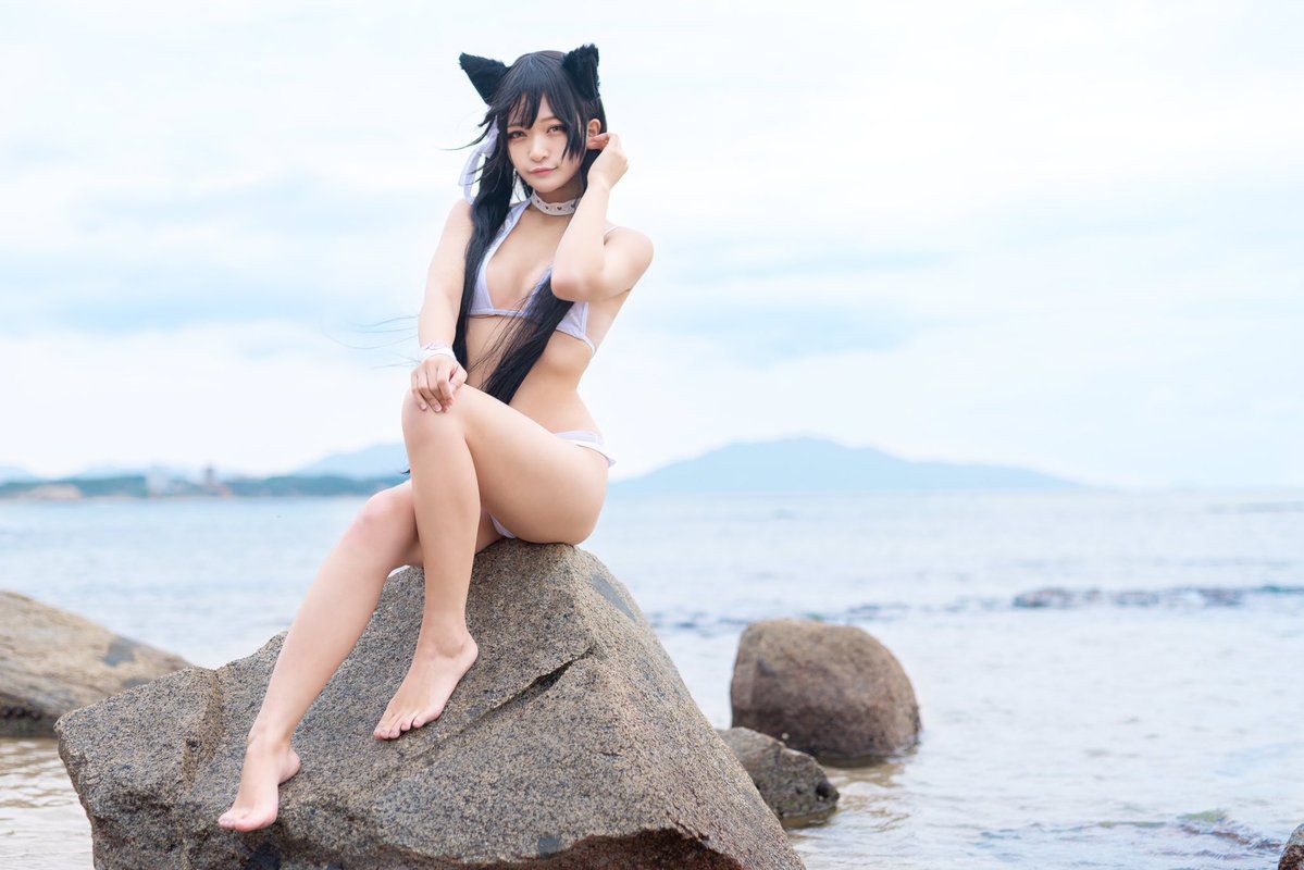 French Female Cosplayers, In The Middle Of October To Become A Swimsuit In The Sea Wwwwww Glamour