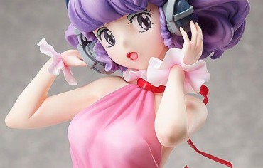 Spit "Magical Angel Creamy Mami" Erotic Figure Of Creamy Mami's And Back In An Erotic Dress Publico